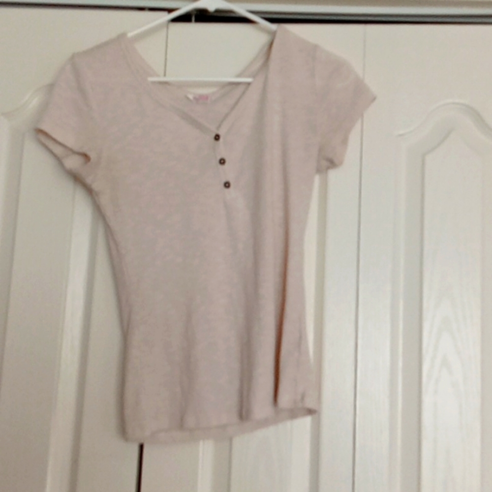 Size medium no boundaries tan